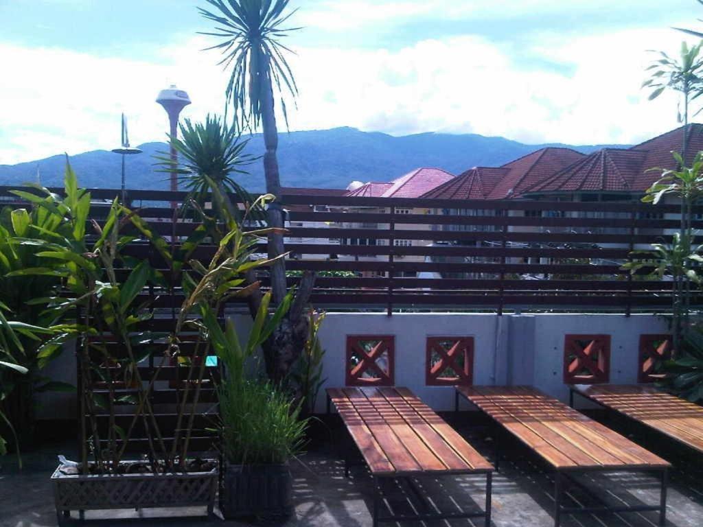 Junior House Hostel Chiang Mai Exterior foto