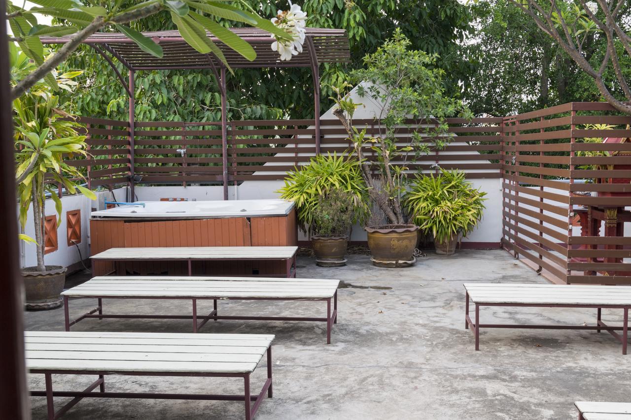Junior House Hostel Chiang Mai Exterior foto