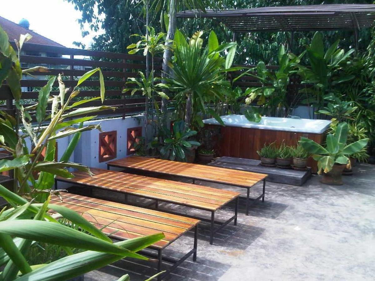 Junior House Hostel Chiang Mai Exterior foto